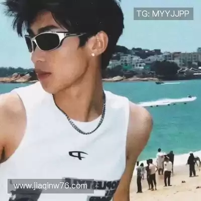 骆铖柳